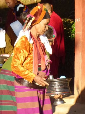 Femme en costume traditionnel Palaung
